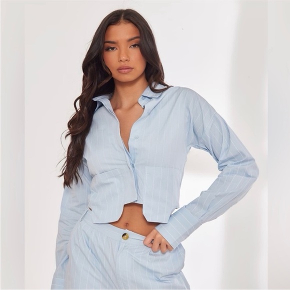 PrettyLittleThing Blue Poplin Pinstripe Pocket Detail Cropped Shirt - Picture 1 of 6